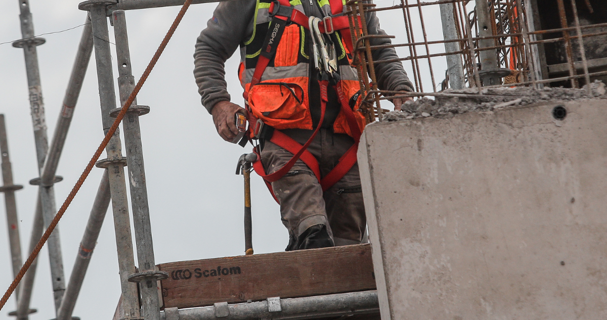 Alcaldes de Lota y Coronel valoran acuerdo para retomar obras de cuatro hospitales en el Bío Bío