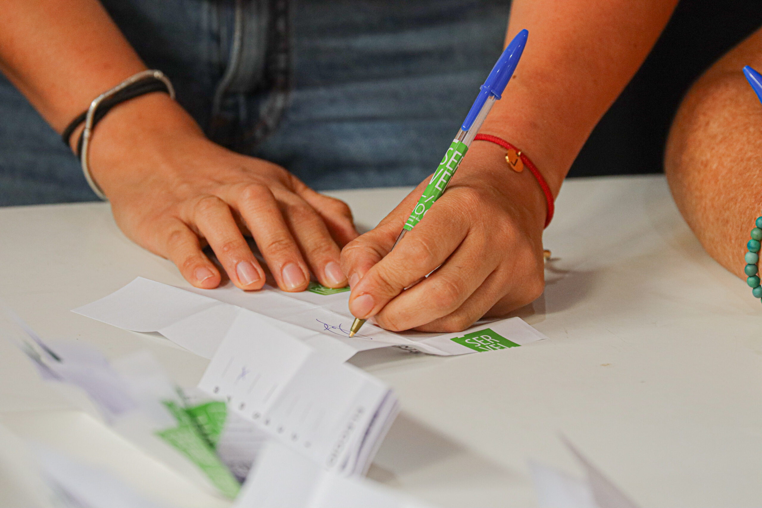 Kast venció en las comunas más pobres del país y Matthei en las más ricas