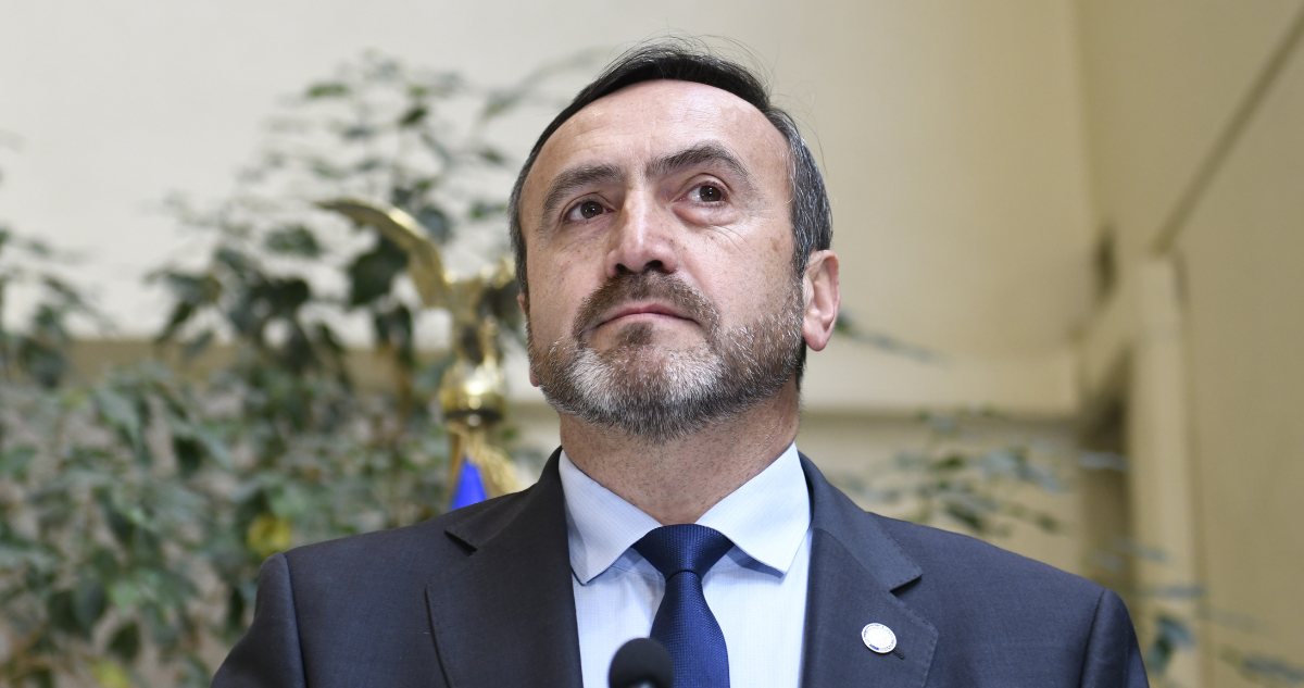 Corte restituye arresto domiciliario total para diputado Pulgar en causa por violación reiterada