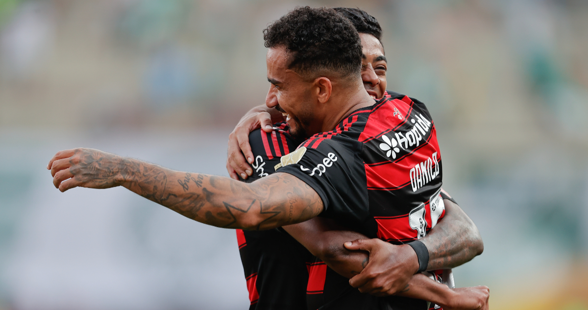 Danilo celebra el gol de Flamengo ante Palmeiras en final de Copa Libertadores 2025