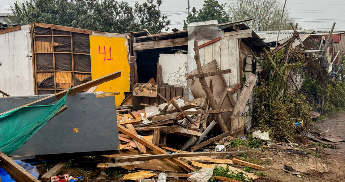 Valdivia: demuelen estructuras que eran utilizadas para tráfico de drogas en población Pablo Neruda