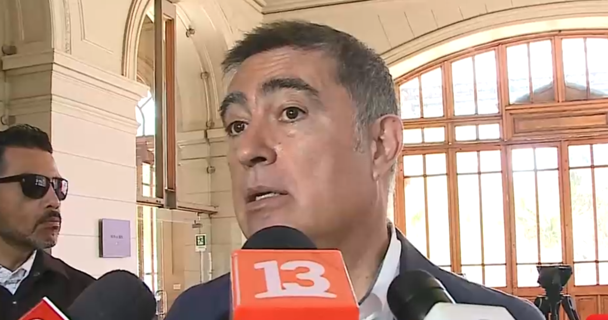 Desbordes asegura que si Kaiser pasa a segunda vuelta será "el mejor escenario para Jeannette Jara"