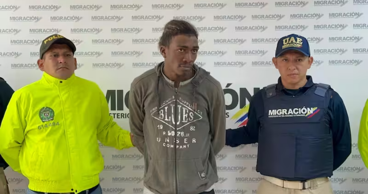 Extraditan desde Colombia a acusado de ser autor de triple homicidio en PAC