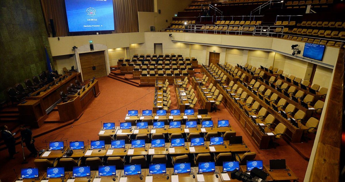 Diputados se toman “día libre” a 11 días de las elecciones: se retrasó tramitación de Ley Ricarte Soto