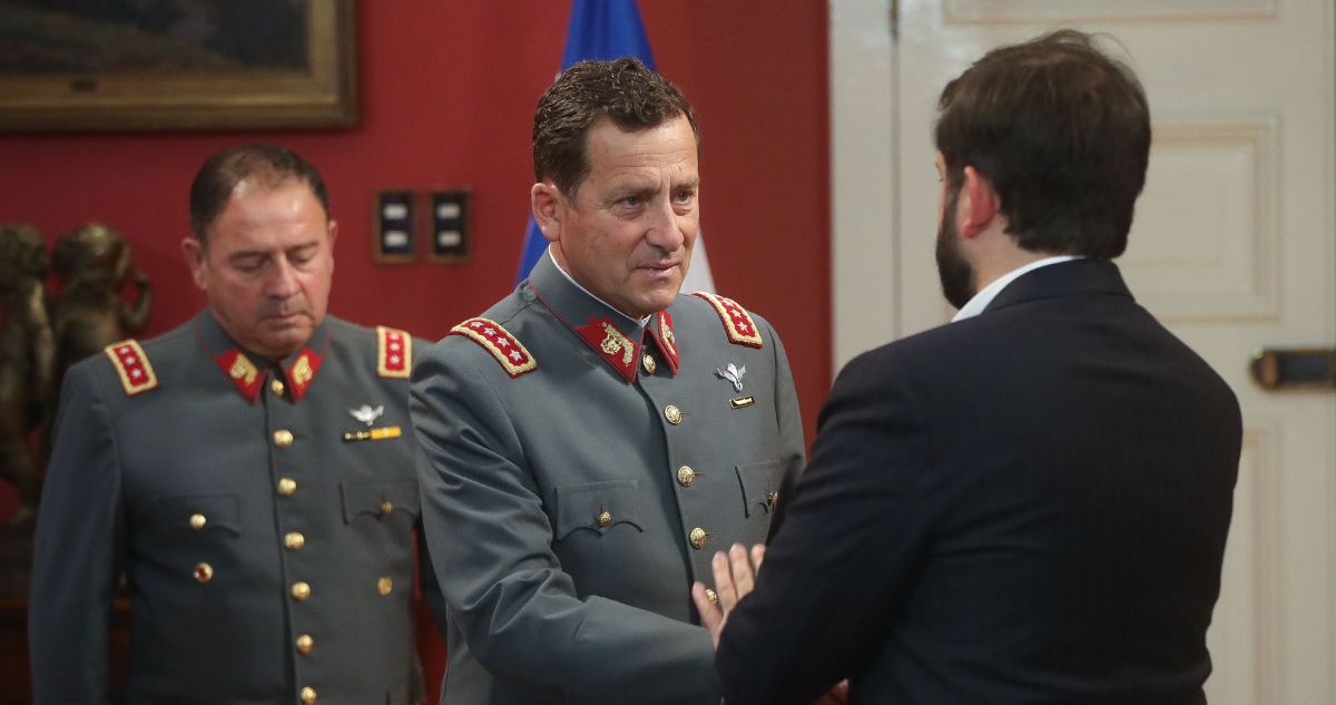 Ejército oficializa Alto Mando 2026: Boric aprueba 19 ascensos y 10 retiros de oficiales generales