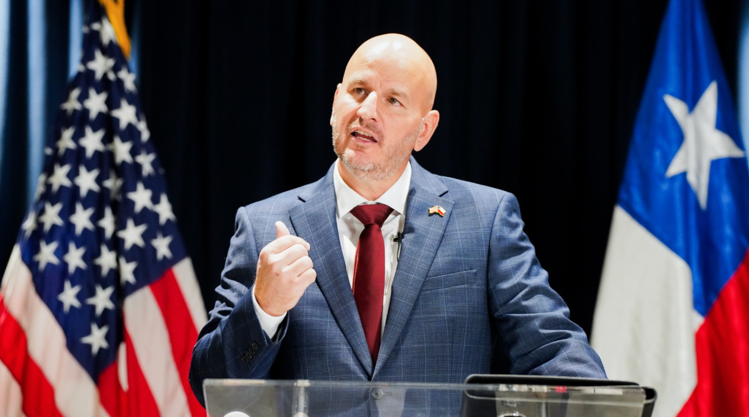 Nuevo embajador de EE.UU en Chile asume con críticas a Boric y confirma permanencia de Visa Waiber