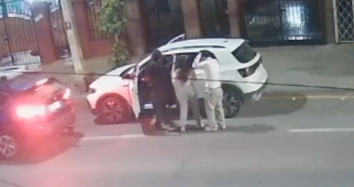 VIDEO | Pareja sufre encerrona en Renca: una de las víctimas fue golpeada por delincuentes