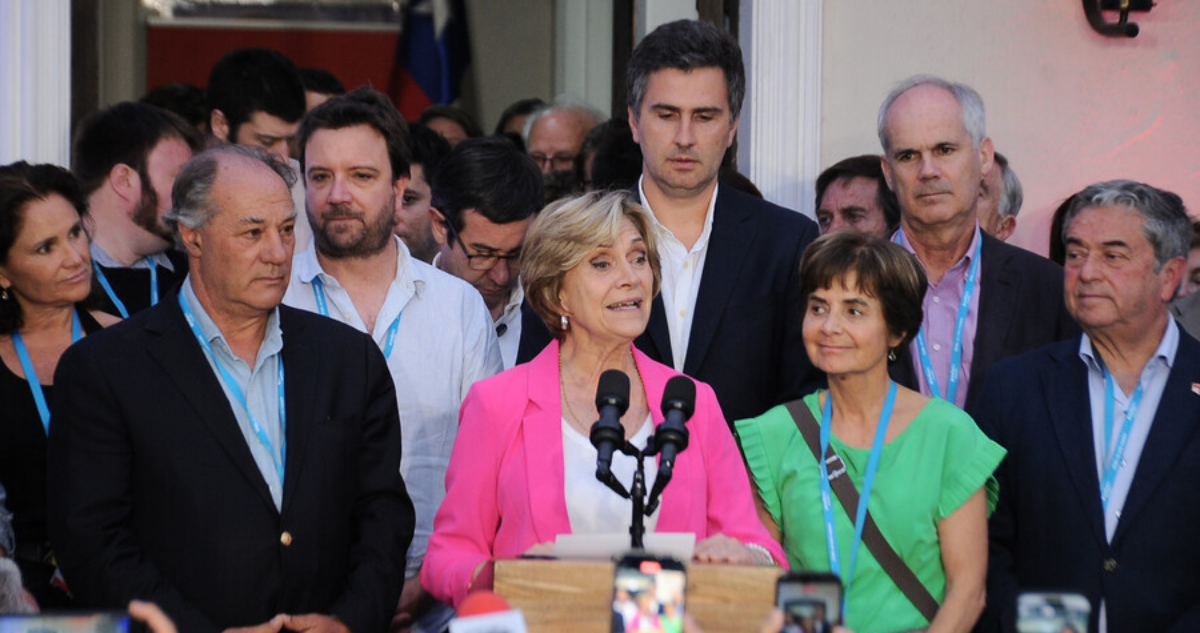 Evelyn Matthei reconoce derrota: "Ahora vamos al comando de Kast para felicitarlo"