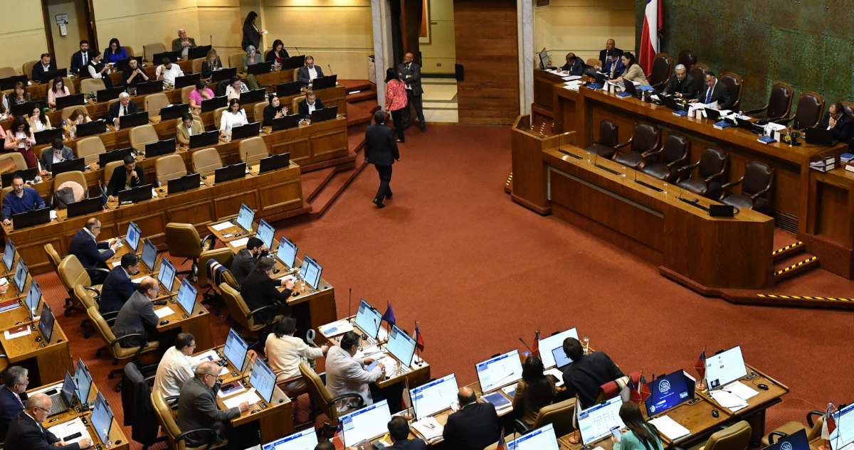 Fusión o adiós: los 13 partidos que desaparecerán por baja votación parlamentaria