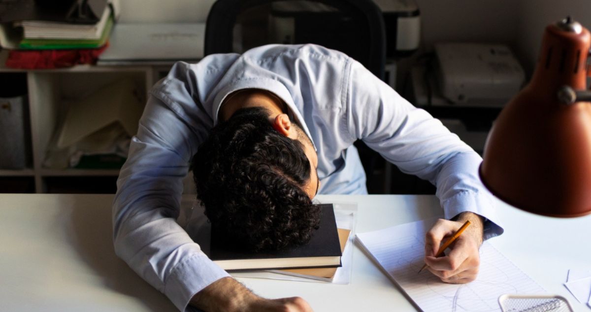 Exceso de carga laboral cobra nueva víctima en Corea del Sur: joven trabajaba 80 horas a la semana