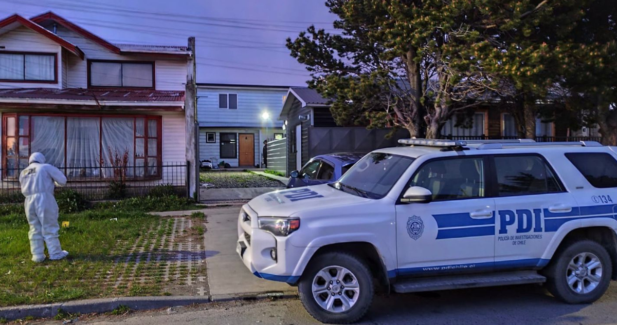 Investigan femicidio en Punta Arenas: víctima fue atacada con arma cortante y murió en hospital