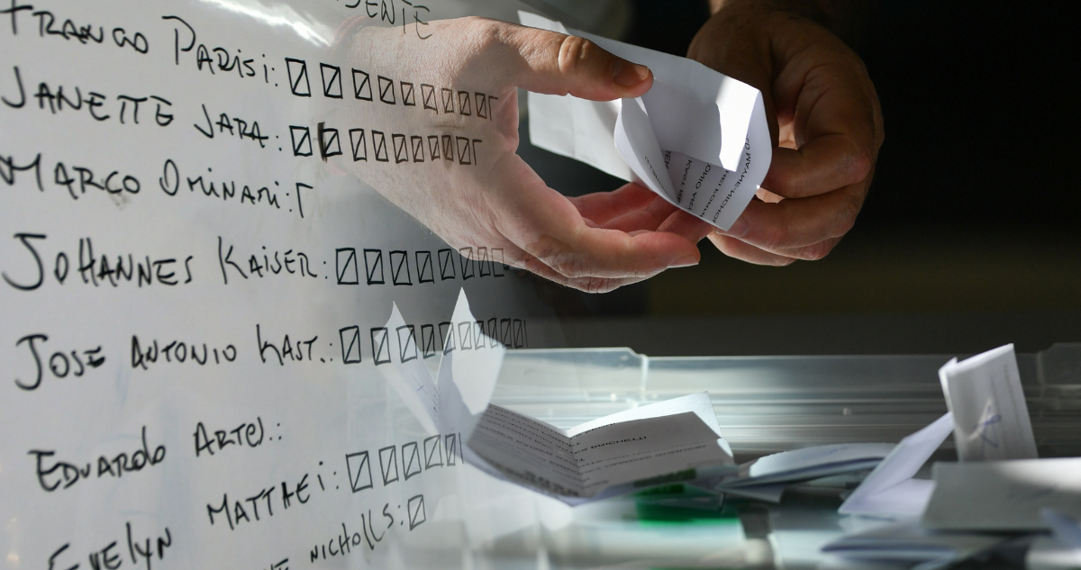 Foto de contexto de conteo de votos en elecciones presidenciales