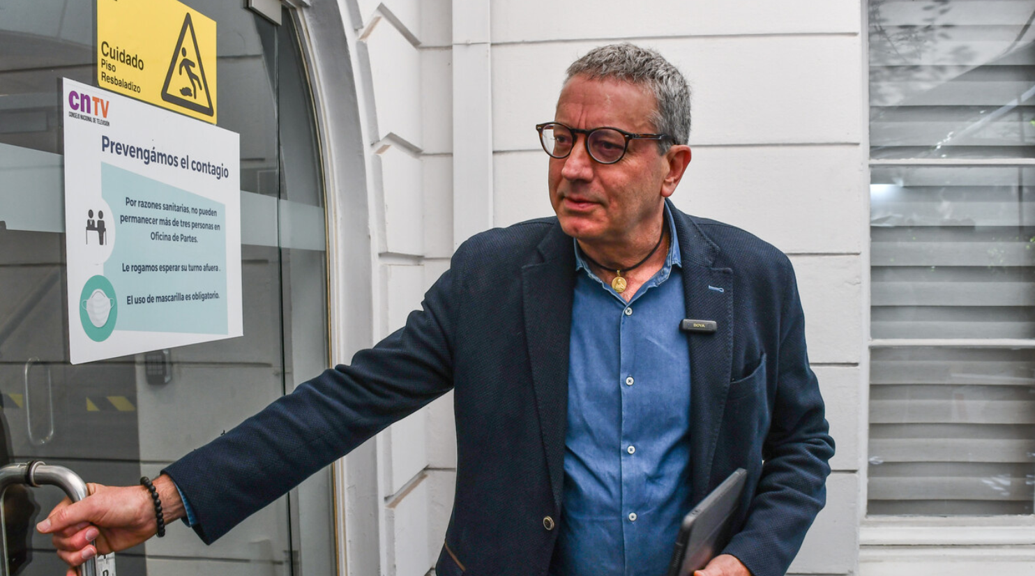 El vínculo de la fundación de Bernardo Fonainte con camapañas de apoyo a las AFP y conexión con trolls