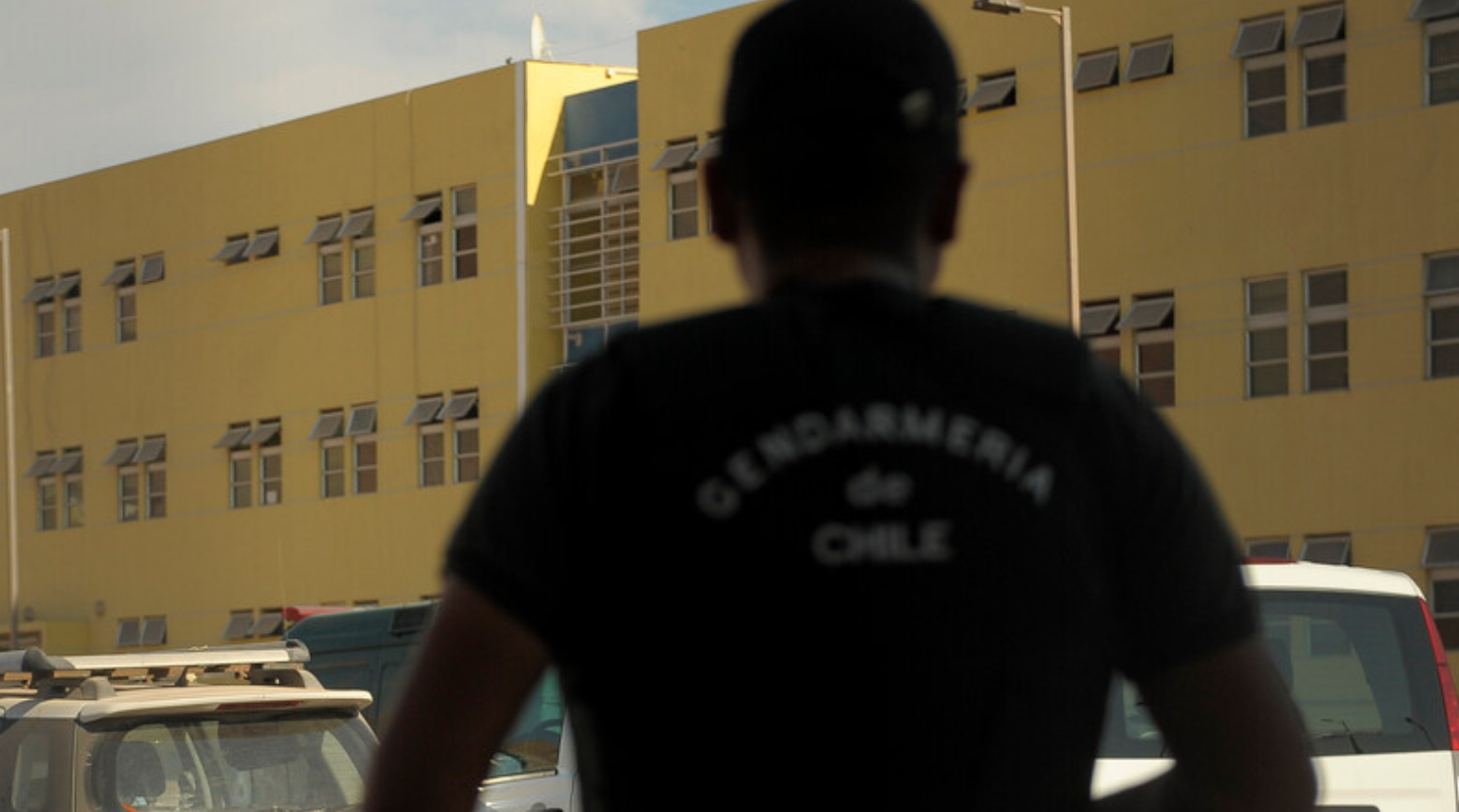 Detienen a gendarme que lideraría red criminal y allanan domicilios en Iquique, Bío Bío y La Araucanía