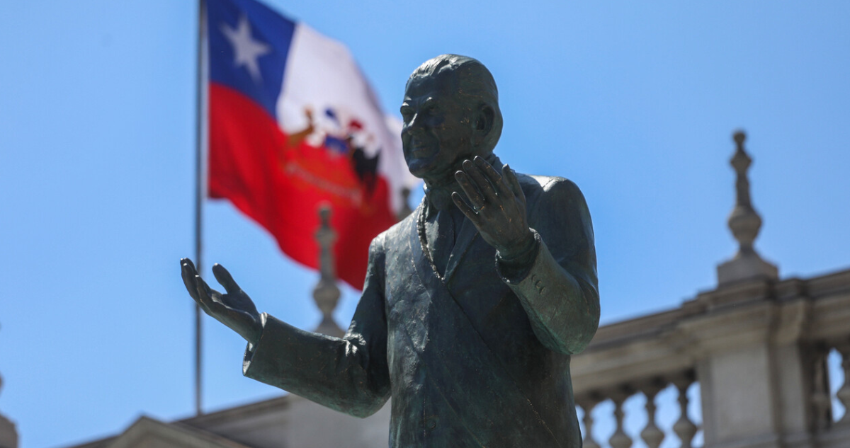 Gobierno no perseverará en compra de inmuebles del expresidente Aylwin: familia acusa incongruencia