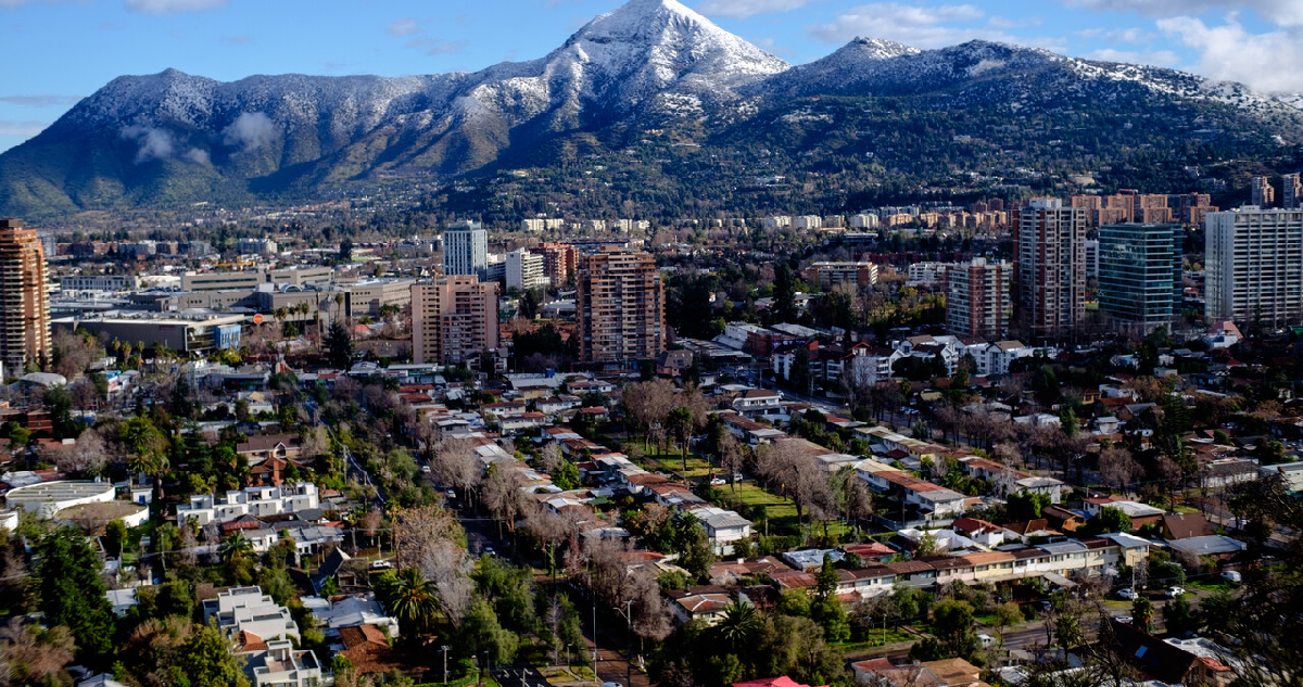 Gobierno se abre a postergar próximo reavalúo de propiedades: expertos advierten impacto fiscal