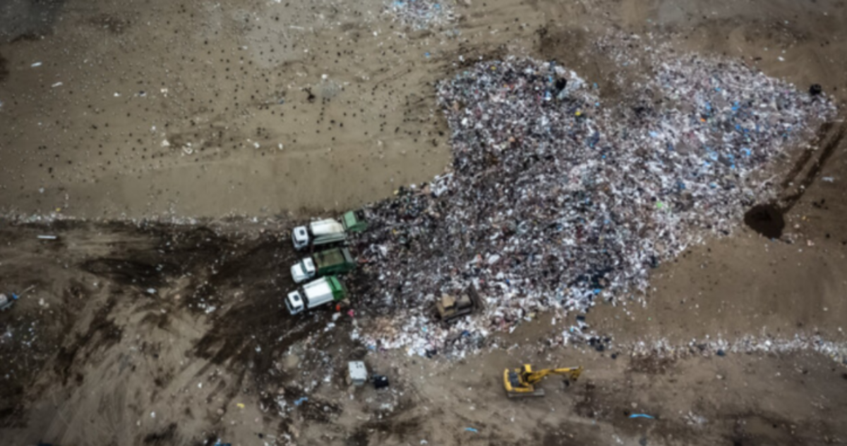 Foto de contexto de un relleno sanitario