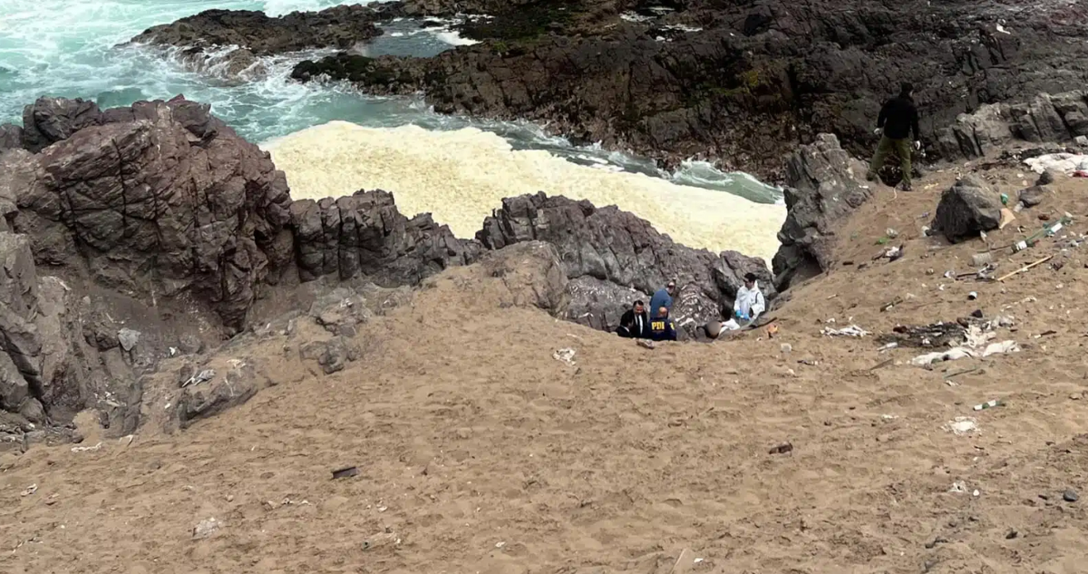 Hallan cuerpo en roqueríos del borde costero de Antofagasta: indagan su identidad
