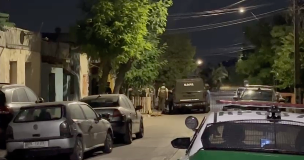 Hombre armado fue detenido tras parapetarse en Renca: lo acusan de amenazar de muerte a su pareja