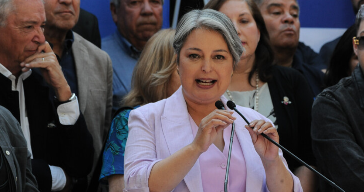 Jeannette Jara increpa a Kast luego de fallido debate de Mega: "¿Por qué se esconde?"