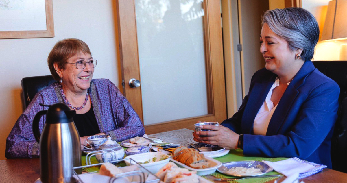 Jeannette Jara valora encuentro con Michelle Bachelet: “Nuestro país no puede retroceder”