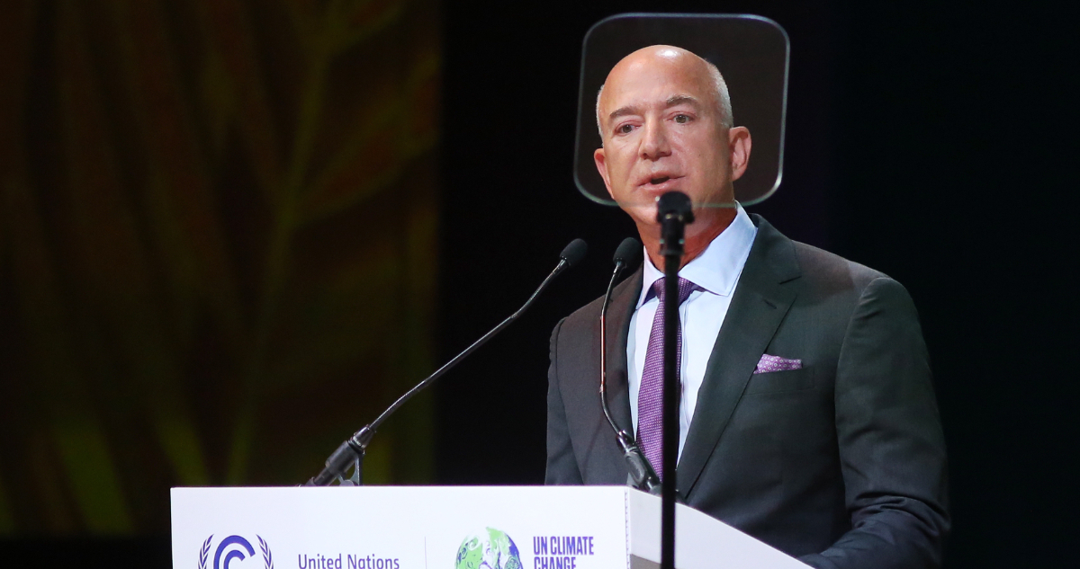Jeff Bezos dará discurso final en una cumbre de líderes a la cual asistirán Trump y Milei