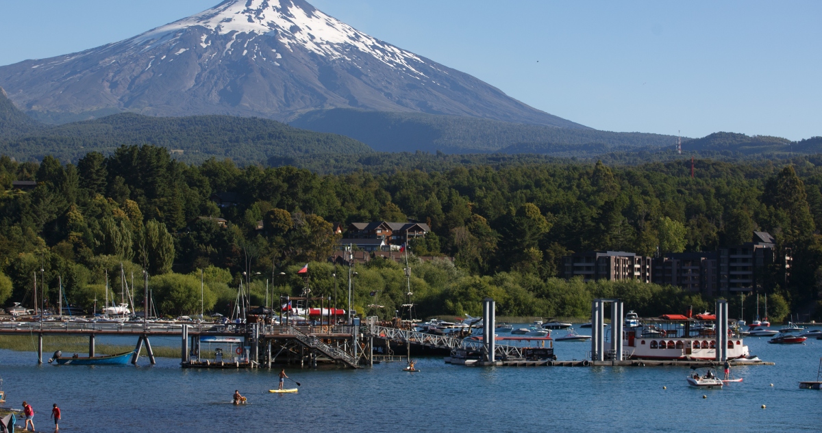 Alcalde de Pucón confirma que aguas negras de casas antiguas terminan en Lago Villarrica
