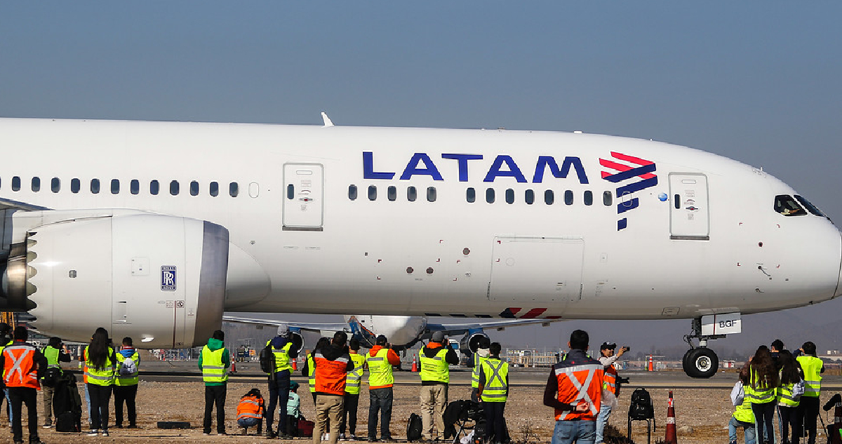 Latam Airlines Perú advierte que analiza cierre de cuatro nuevas rutas desde Lima por cobro de tarifa