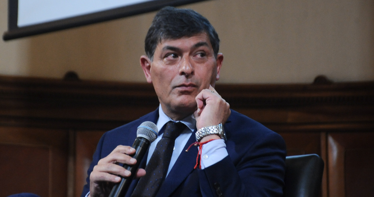 “Ley Topo” de Parisi: Expertos acusan populismo por idea de Parisi de recompensar a quienes denuncien corrupción