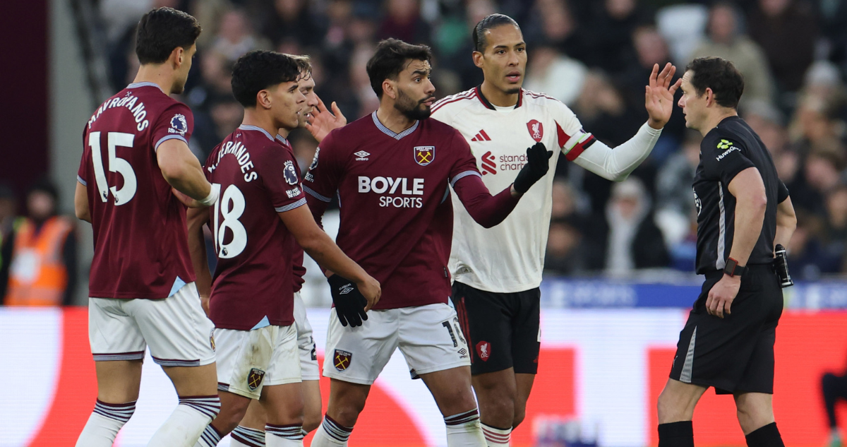Lucas Paquetá reclamó hasta que lo expulsaron y luego arremetió contra todos en redes sociales