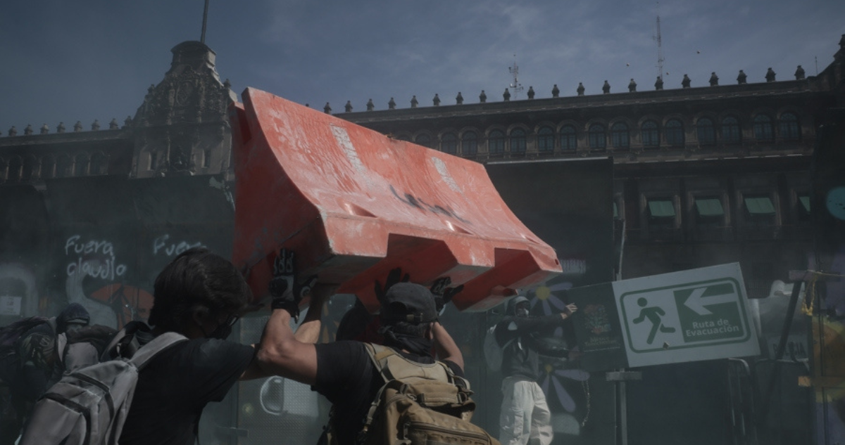 Más de 100 policías y 20 civiles heridos deja marcha de la ‘Generación Z’ en México.