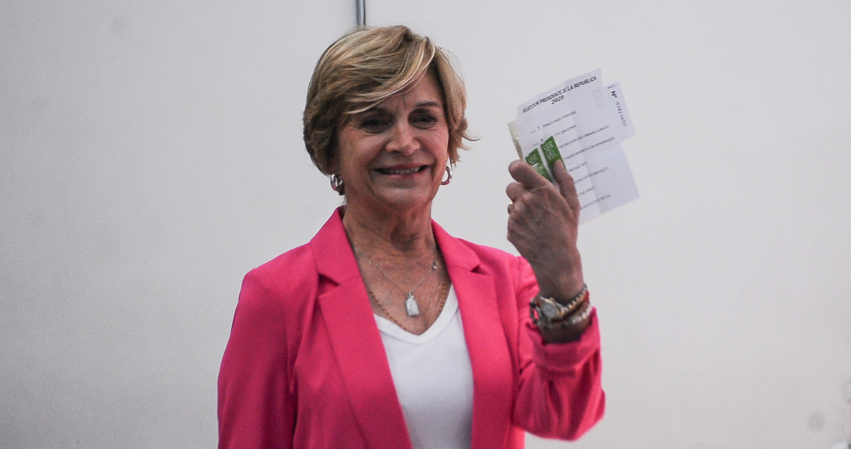 Matthei se impone en China y le siguen Jara y Kast, según resultados preliminares