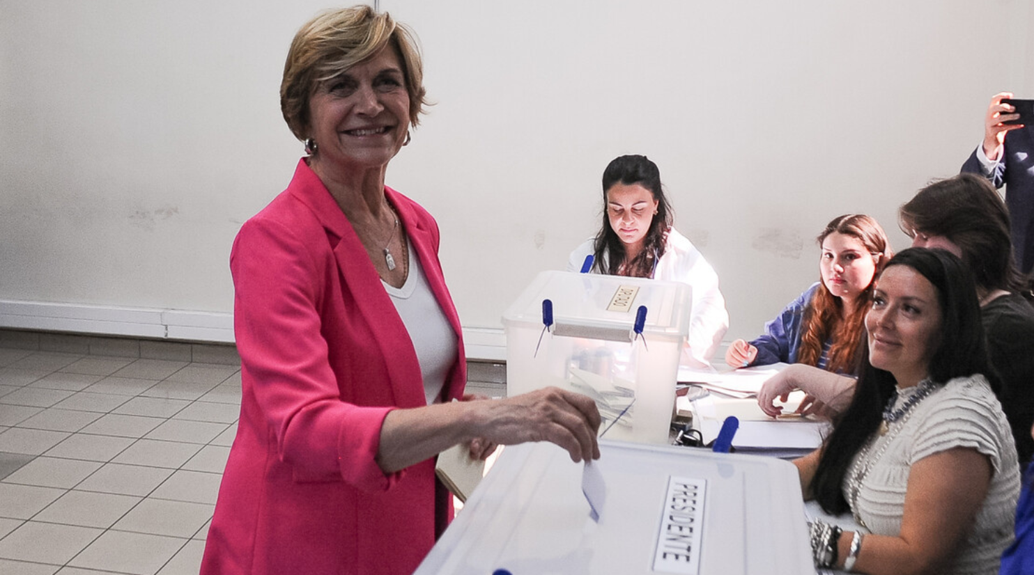 Evelyn Matthei tras votar: "Necesitamos que las cosas funcionen y funcionen bien, no tanta pelea"