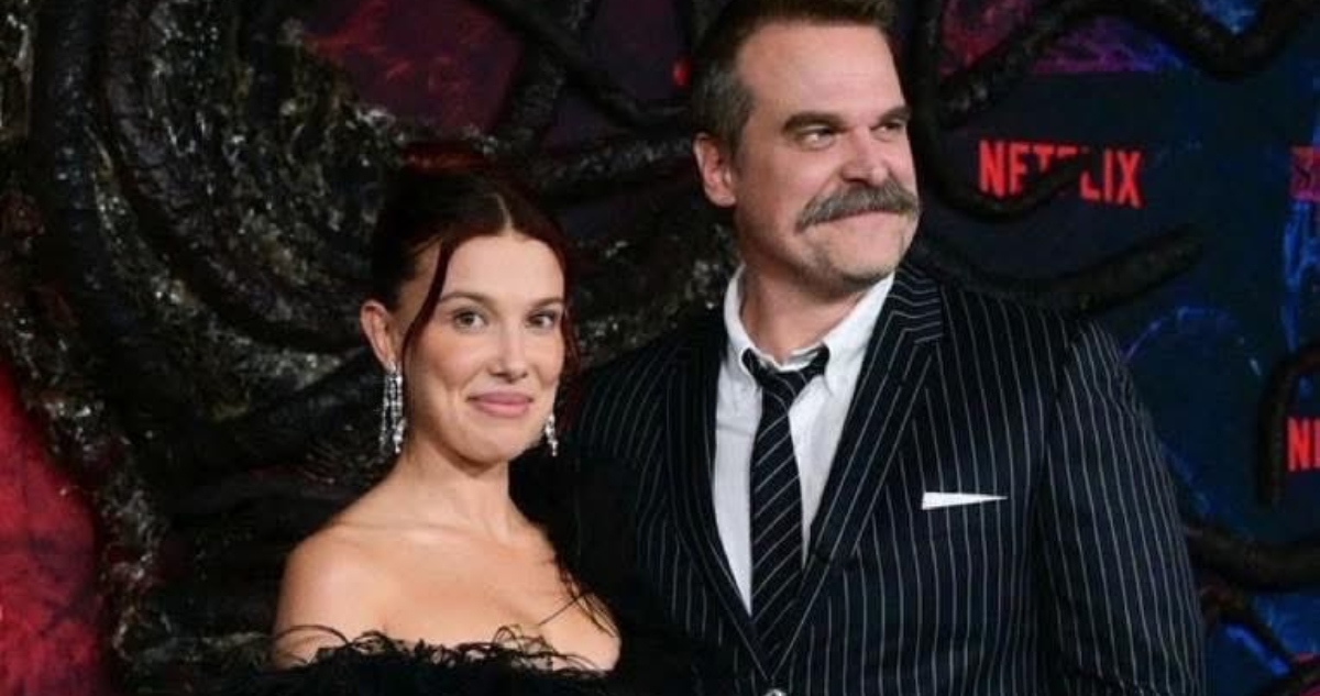 Millie Bobby Brown y David Harbour reaparecen abrazados tras supuestas acusaciones de acoso y bullying