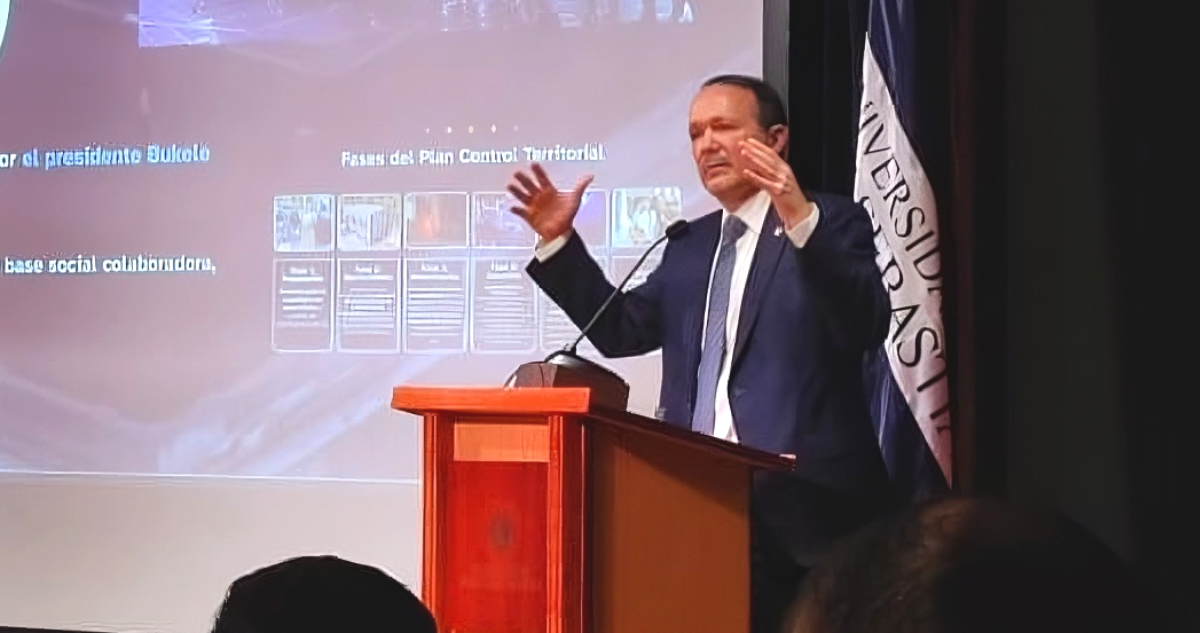 Ministro de Justicia de Bukele en seminario en Chile: “Con asesinos seriales no negociamos”