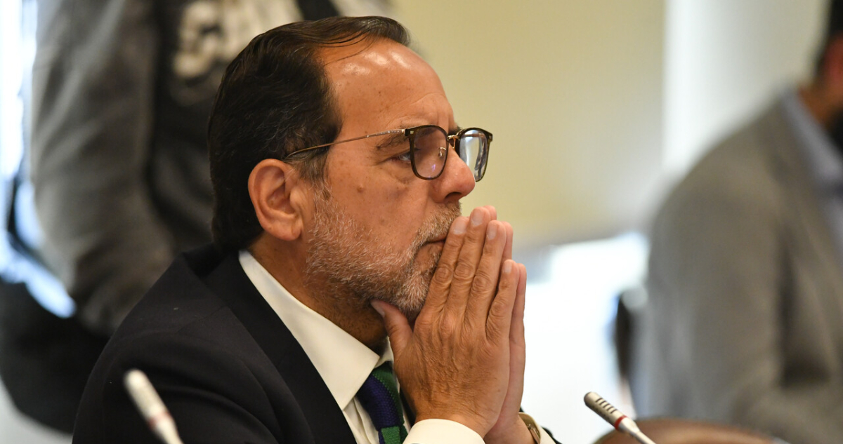 Mulet cuestiona defensa de Pardow: “Llama la atención eso de no generar alarma pública”