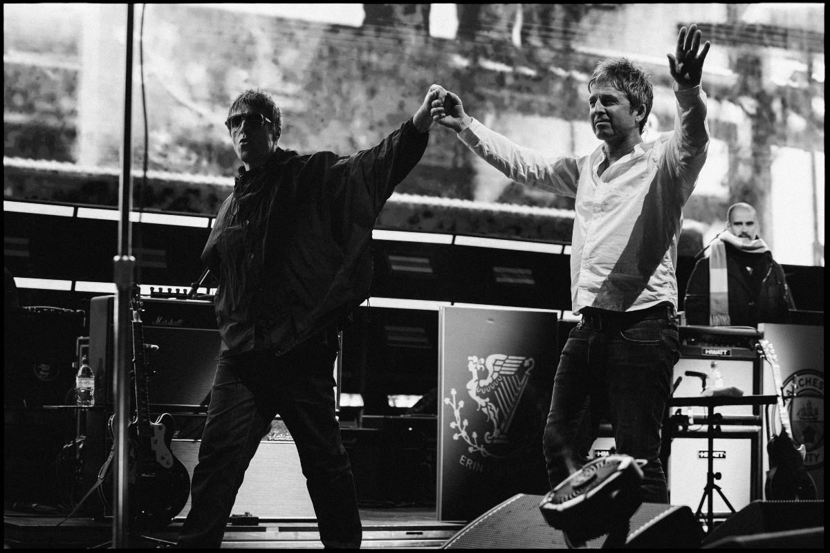 De proporciones bíblicas: así fue el concierto de Oasis en Chile que repletó el Estadio Nacional