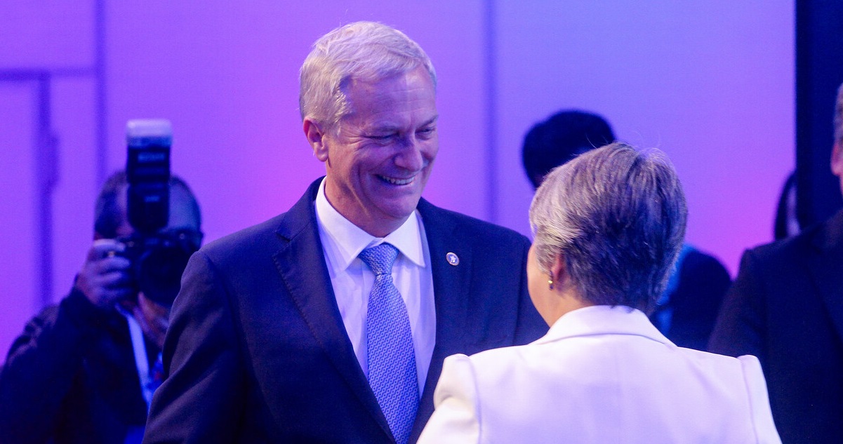 Encuesta Panel Ciudadano: Kast ganaría con un 61% en segunda vuelta y Jara caería con el 39%