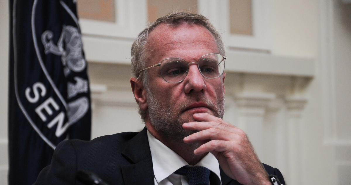 Inesperado permiso de Kast altera cálculo para aprobar AC contra Pardow en el Senado