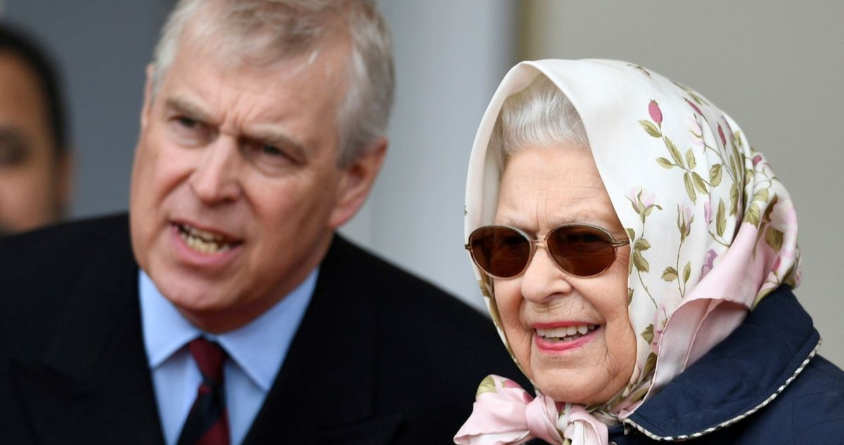 Príncipe Andrés y reina Isabel II