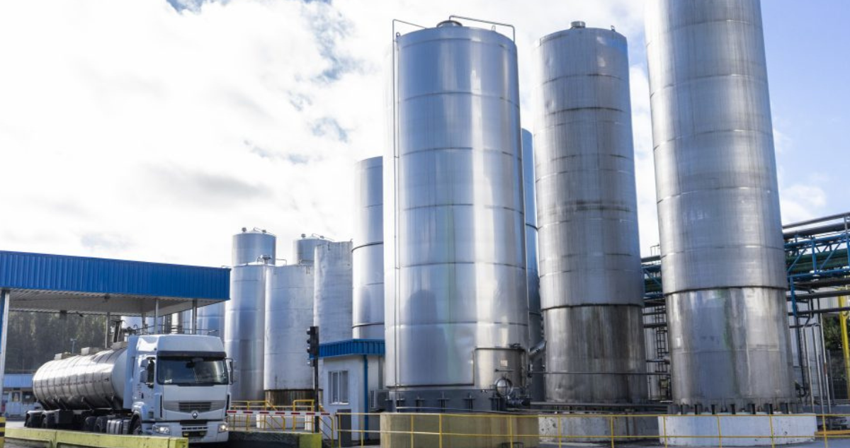 Prolesur presenta programa de cumplimiento tras cargos de SMA por descarga de desechos en un río