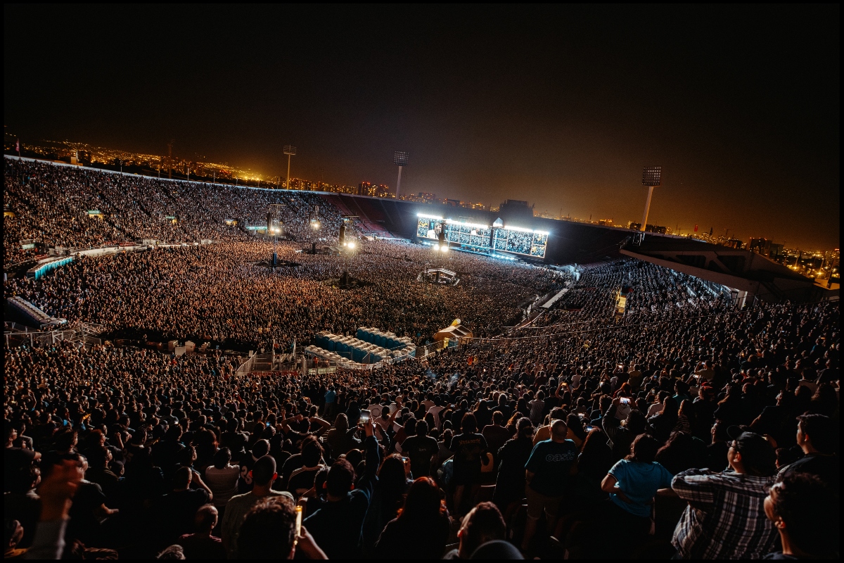 Oasis en Chile: Las imágenes del emotivo reencuentro de los hermanos Gallagher con sus fans chilenos