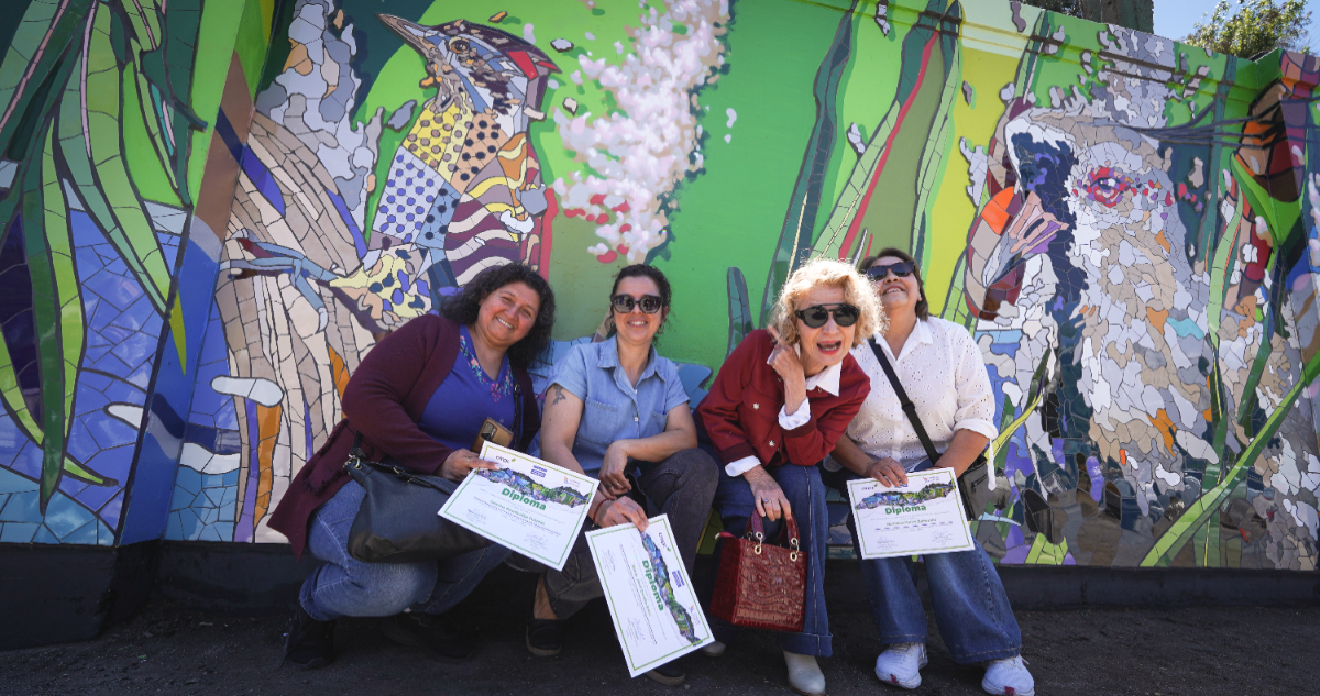 “Nos acompaña desde pequeños”: vecinos de Puente Alto renuevan fachada del histórico Estadio Papelero