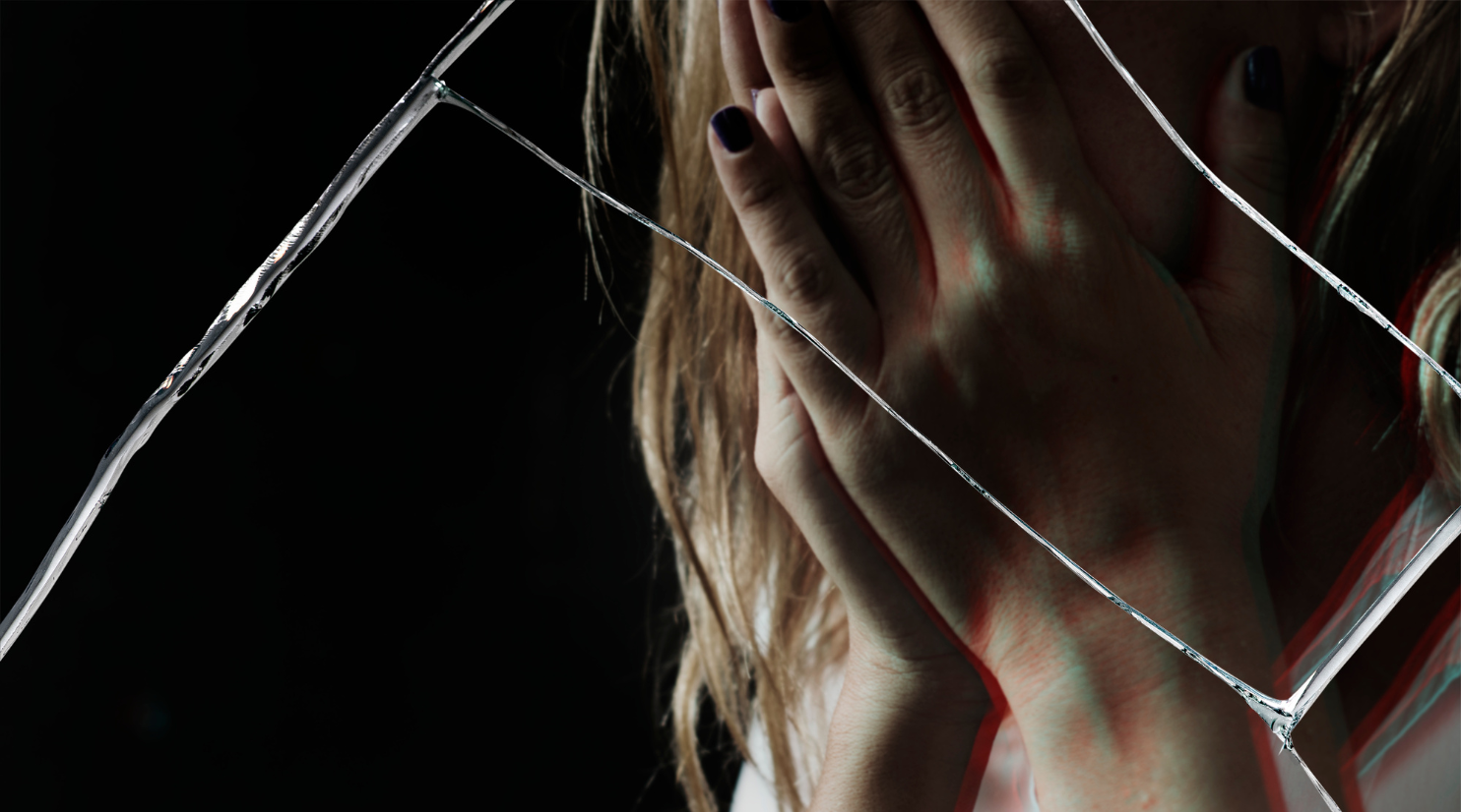 "Me hacía rezarle": crudos relatos de víctimas de violencia y por qué es tan difícil romper el círculo