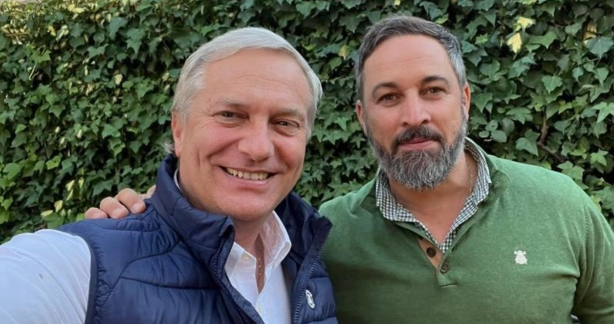 Líder de VOX en España cree que resultados de Kast en Chile son "una noticia extraordinaria"