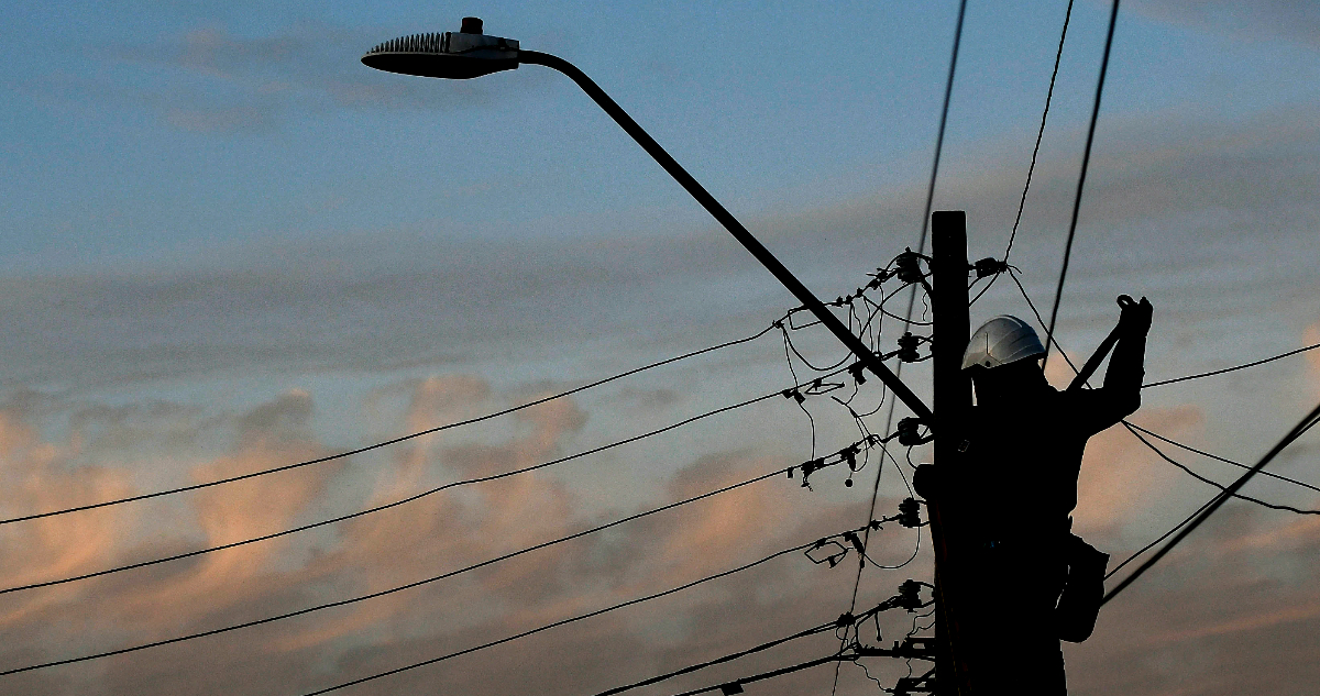 “Más calidad y menos fallas”: SEC le exige a distribuidoras eléctricas que en 2026 mejoren desempeño