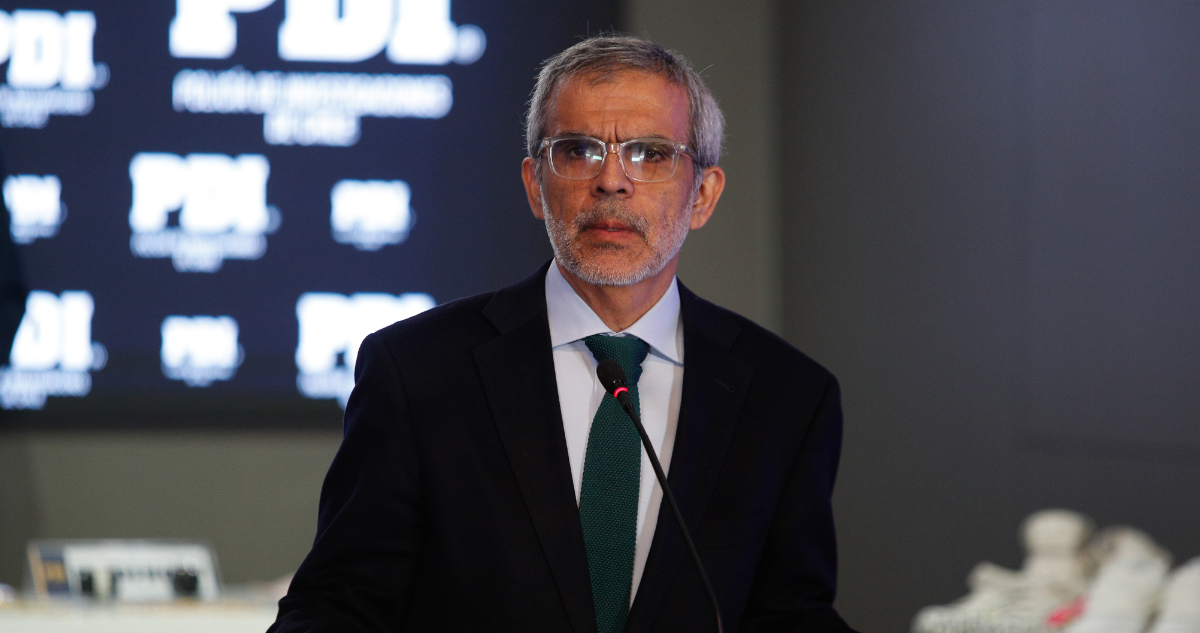 Ministro Luis Cordero hablando de seguridad