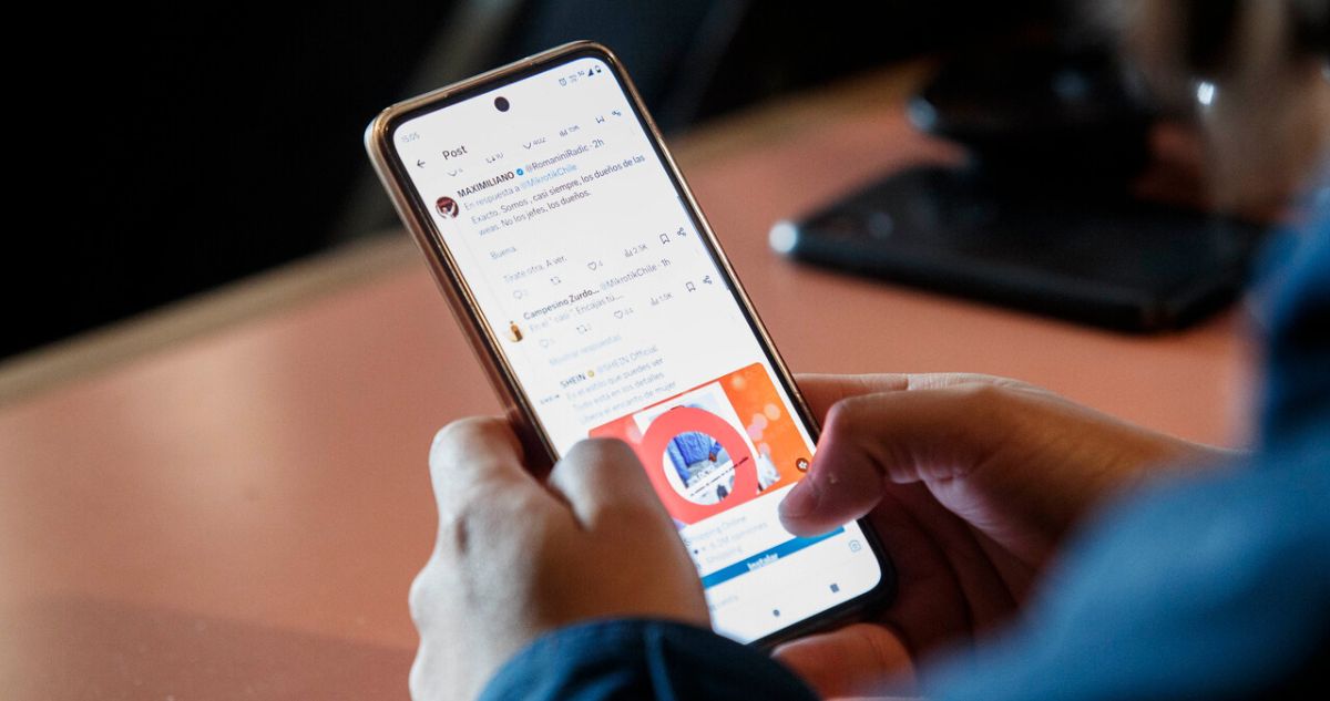 Senado aprueba prohibir celulares en todos los niveles educativos y fija entrada en vigencia para 2026