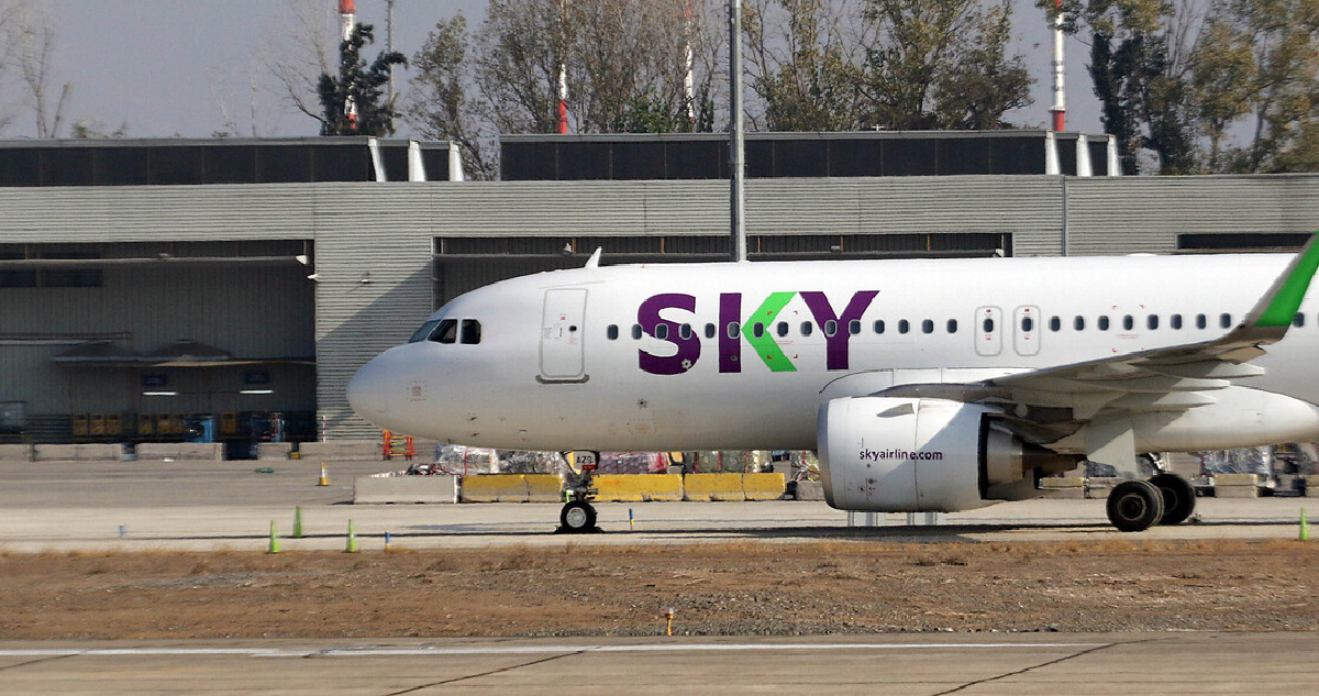 Sky Airline confirma que busca unirse al holding dueño de Avianca: pidió autorización a la FNE