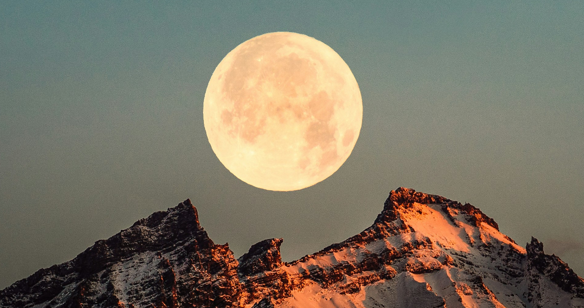 Superluna para el calendario astronómico de noviembre